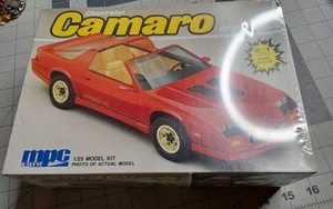 k MPC Ertl Sealed 1/25 Chevrolet Camaro Iroc-Z Model Kit #6206 - Bild 1 von 6