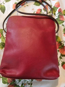Leder Markt Leder Umhängetasche Hergestellt in Italien 9"x8"x1,5" Rot Neu mit Etikett - Bild 1 von 4