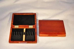 Oboe reed case for 10 reeds ( deep red, new ) - Picture 1 of 1