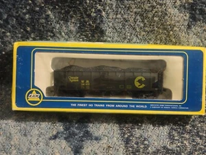 ahm ho scale open hopper 5460-15 chessie - Picture 1 of 2