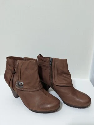 Botas al tobillo de cuero marrón con montura Ballard para mujer OTBT Western talla 10M $179 Foto 1 de 4