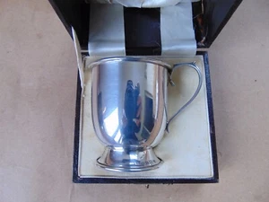 NICE VINTAGE STERLING SILVER CHRISTENING CUP/ MUG 1931, BOXED - Picture 1 of 14