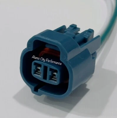 Conector de bomba de lavadora de parabrisas para Toyota Prius 2016-2018 todos los modelos. Foto 1 de 2