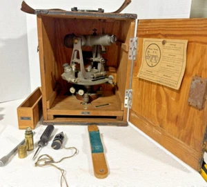 Antiker Otto Fenchel Söhne Kassel #38734 Theodolit Vermessung Transit - Box mit Schlüssel - Bild 1 von 23
