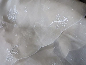 Vintage Embroidered Table Cloth & 6 Linen Napkins - Picture 1 of 12