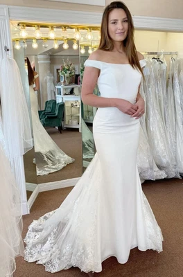 Mermaid Wedding Dresses Lace  Beach Long Sleeves Bridal Gowns - Image 1 of 4