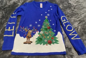 Suéter Navidad Feo Vacaciones Reno Árbol Mediano - Imagen 1 de 4