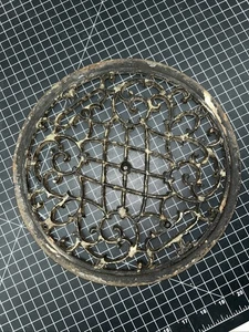 VINTAGE Victorian Decorative Cast Iron Floor Heat Vent Grille Grate 11.5" ROUND - Picture 1 of 8
