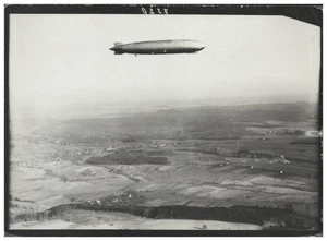 ZZ-2107/ Graf Zeppelin über Mochenwangen Foto Luftbild 18 x 13cm ca.1935 - Picture 1 of 2