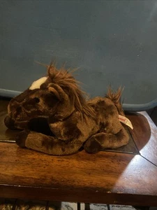 Peluche de caballo marrón oscuro Aurora Laying Down 10" - Imagen 1 de 1