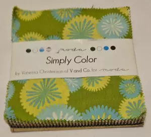 Quadrati Charm Simply Color 5" di V and Co per Moda - Foto 1 di 2