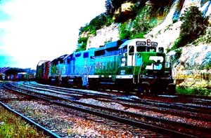 ORIGINAL KODACHROME SLIDE BURLINGTON NORTHERN GP-39E #2775 JUNE 1992 - Picture 1 of 1