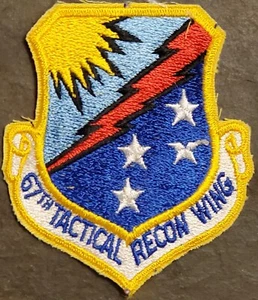USAF 67o Escuadrón de Ala de Reconocimiento Táctico PARCHE DE COLOR VESTIDO ORIGINAL DE COLECCIÓN MILITAR - Imagen 1 de 2