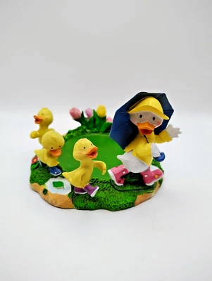 Yankee Candle Rainy Days Tarro 2011 Candelabro Patos Flores Resina Abril Ducha Foto 1 de 4