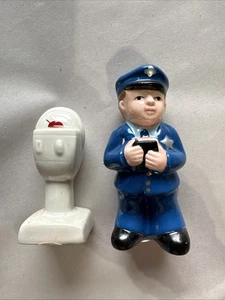 Vintage ~ Five and Dime ~ Meter Maid, Parkuhr ~ Salz- und Pfefferstreuer - Bild 1 von 11