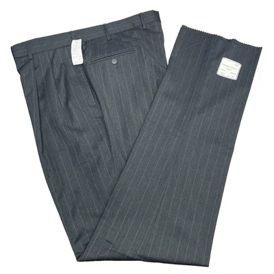 Pantalones de vestir plisados a rayas gris oscuro sin dobladillo 38x39 Jos A Bank Signature para hombre Foto 1 de 4