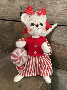 Annalee Christmas Mouse Holding Peppermint Candy Girl 2007 Red & White EUC - Picture 1 of 5