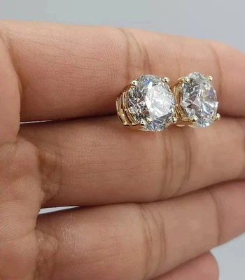 Aretes de diamantes creados en laboratorio de corte redondo de 3 quilates con acabado de oro amarillo de 14 quilates para hombre Foto 1 de 3