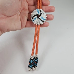 Cravatta stile indiano fatta a mano con perline semi - scivolo in pelle - blu bianco e nero - Foto 1 di 16