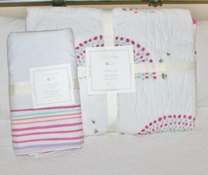 POTTERY BARN BABY REGENBOGEN STEPPDECKE & REGENBOGENSTREIFEN KRIPPENROCK - Bild 1 von 2