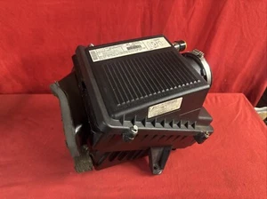 1999-2007 Chevrolet Silverado GMC Sierra Engine Air Filter Box OEM 25312239 - Picture 1 of 8
