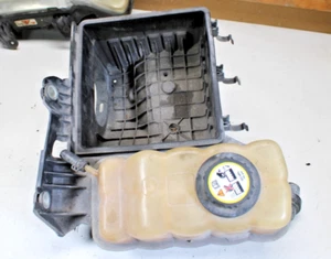 2007 / 2014 Ford Expedition Air Intake Cleaner Box Coolant Bottle E3294 DG1 - Picture 1 of 6