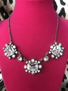 Betsey Johnson kultige glamouröse Schleife GLITZERND klar Juwel GROßE Glas Kristall Halskette - Bild 1 von 6