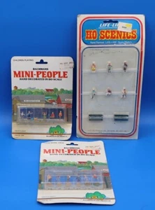 Vintage HO Scenics & Bachmann Mini-People HO Scale Picnic Family & Accessories - Picture 1 of 8