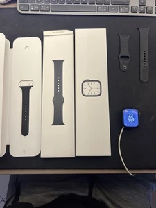 Apple Watch Series 7 45mm Blu - Cinturino Nero - Zdjęcie 1 z 12