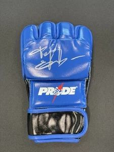 Fedor Emelianenko Signed MMA Glove Beckett - Picture 1 of 3