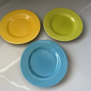 Pottery Barn Sausalito Ridge Set Of 3 Salad Appetizer Bowls Plates 3 Colors - Picture 1 of 8
