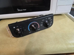 97 98 99 00 01 02 03 Ford F-150 f150 Temperature Climate Control A/C Heat Dash - Picture 1 of 5