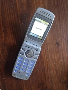 CELLULARE SONY ERICSSON Z600 BLU FUNZIONANTE DA COLLEZIONE - Foto 1 di 4