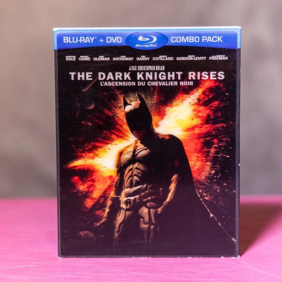 The Dark Knight Rises Blu-ray + DVD Combo – Canadian – Nearmint w/ Lenticular Sl - Image 1 of 1