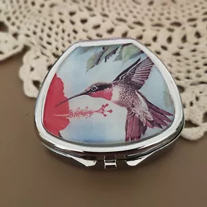 Caja de píldoras estuche decorativo viaje vitamina mediana como nuevo colibrí metal floral - Imagen 1 de 6