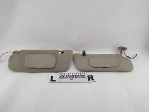 Jeep Liberty KJ Pair Of Sun Visors With Illumination And Vanity Mirror 02-03 - Picture 1 of 12
