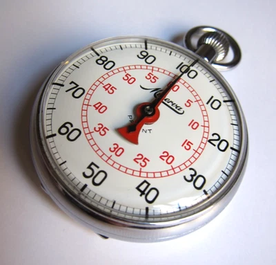 Vintage 1950 Minerva stopwatch 1/100 of minute and 60 minutes counter Foto 1 de 4