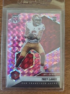 LANCIA TREY 2021 MOSAIC #244 ROSA MIMETICO PRIZM RC ROOKIE NFL CARD - Foto 1 di 2