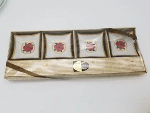 4 Small Porcelain Plates w Roses and Gold Trim in Original Box NOS House of Art - Picture 1 of 7