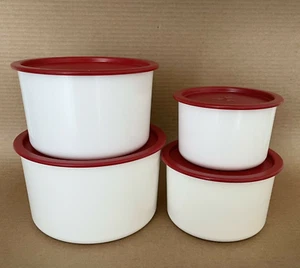 Tupperware Toppers Set 4 Botes Apilables Blanco con Sellos Rojos Raro Nuevo - Imagen 1 de 5