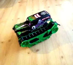 Monster Jam Official Grave Digger Trax All-Terrain Truck No Remote Control 1:15 - Picture 1 of 4