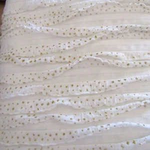 White Ruffle Knit Fabric with Gold Flecks - Picture 1 of 3