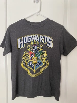Boys Harry Potter Hogwarts Crest Graphic Tee Size: Medium 8/10 Grey (Charcoal) - Image 1 of 4