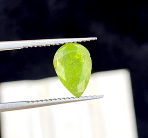 2.30 Carate Natural Cut Peridot pear Shap loose gemstone from Pakistan. - Picture 1 of 6