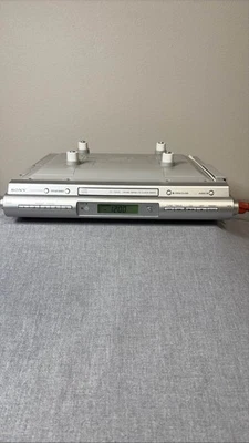 Sony ICF-CDK50 Bajo Gabinete FM AM CD Reloj Radio Mega Bajo Reproductor Auxiliar Foto 1 de 4