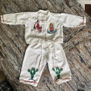 Traje de Indito para Niño con Imagen de la Virgen de Guadalupe Bordado 2 piezas - Picture 1 of 5