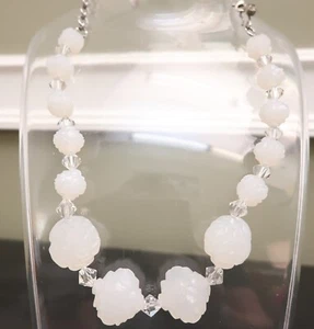 Tarina Tarantino necklace white roses Lucite Swarovski crystal beads silvertone - Picture 1 of 6