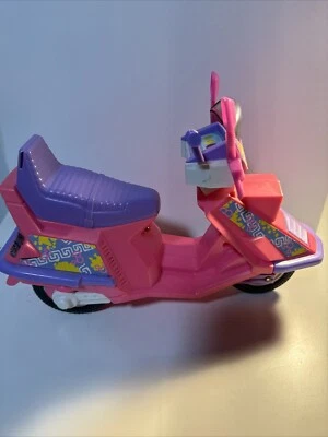 Barbie Around Town scooter. Mattel 1989 3 ruedas.  vintage.  Rosa y morado Foto 1 de 4