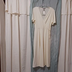 H&M Butterfly-sleeved Dress Size Small NWT Cream Wash Out Mark On Sleeve  - Picture 1 of 6
