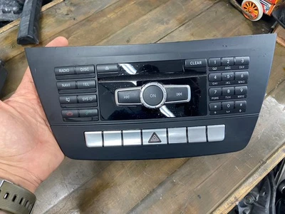 14-15 MERCEDES BENZ C300 RADIO RECEPTOR UNIDAD NAVEGACIÓN OEM A2049002113 Foto 1 de 4